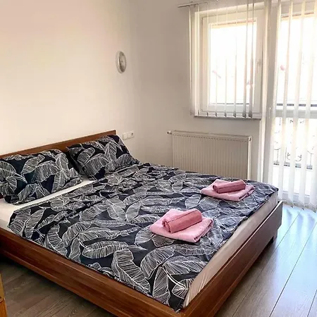 Big Apartment 3 Bedrooms Bihac Exterior photo